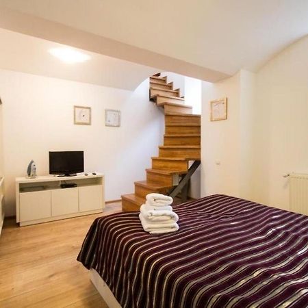 Апартаменти На Площі Митній Lviv Extérieur photo