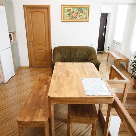 Апартаменти На Площі Митній Lviv Extérieur photo