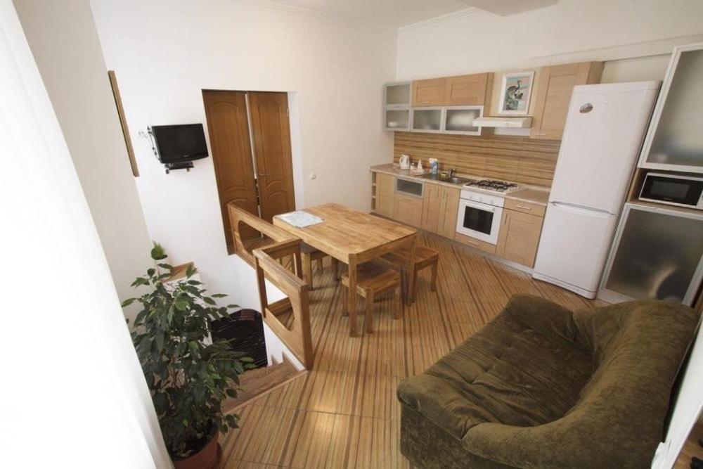 Апартаменти На Площі Митній Lviv Extérieur photo