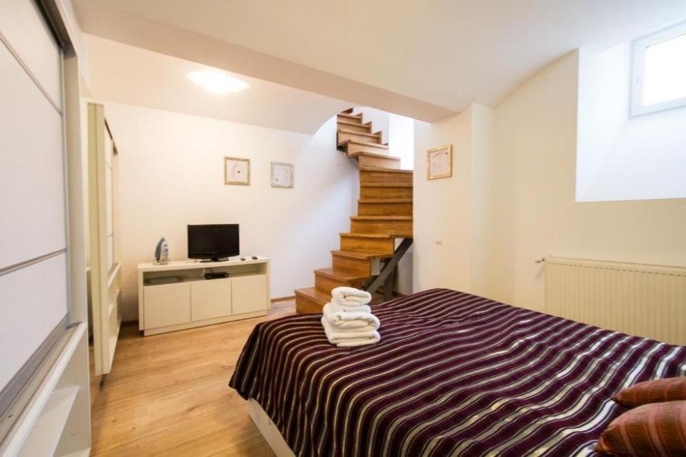 Апартаменти На Площі Митній Lviv Extérieur photo