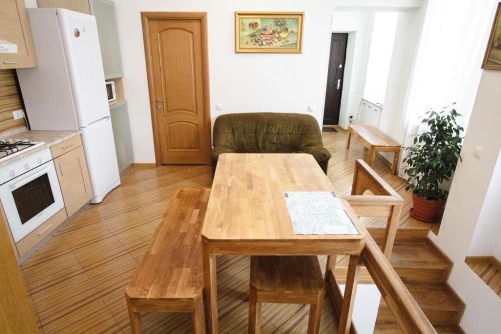 Апартаменти На Площі Митній Lviv Extérieur photo